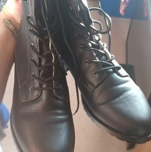 Women's Boots (9)